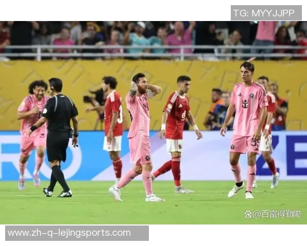 足球巨星汇聚绿茵场展现巅峰对决引爆全球球迷热情